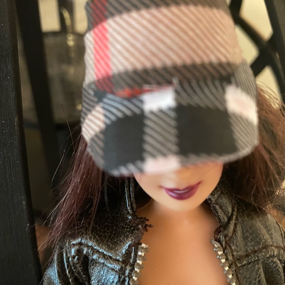 Burberry Barbie Baseball Cap - Picture 3 of 11